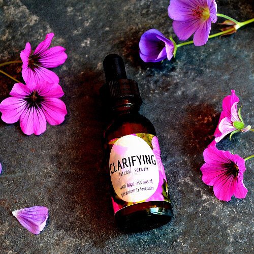 This Clarifying Facial Serum. will elevate your skincare routine by incorporating a natural Serum. It's made by Badgerface Beauty Supply