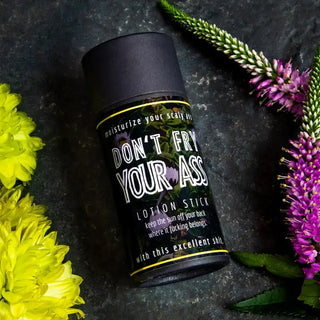 Embrace a natural sunscreen alternative with this mineral sunscreen stick, made with zinc oxide and titanium dioxide.