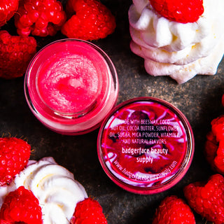 This creamy lip sugar scrub is made with natural shea butter for maximum nourishment.