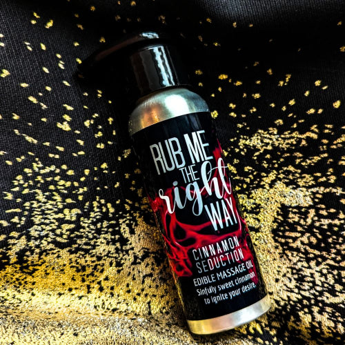 Spice up your sack sesh! This warming, edible massage oil bursts with sweet, spicy cinnamon, playfully daring your partner to lick off every last drop. 😳🔥