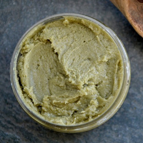 This Sea Kelp Face Scrub with Dead Sea Salt. will elevate your skincare routine by incorporating a natural Face scrub. It's made by Badgerface Beauty Supply