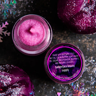 This soft lip sugar scrub is made with a creamy blend of beeswax and nourishing butters.